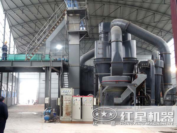 雷蒙磨粉機粉煤灰現場粉塵少、噪音低